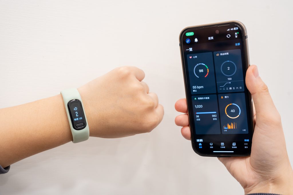 Garmin協助恐慌症患者能清楚掌握自身生理數據，精準監測睡眠、心率與運動強度等，讓患者更有信心面對恐慌症